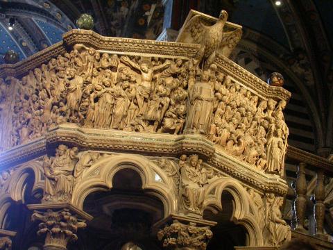 image Vista parcial del púlpito de la Catedral de Siena, Italia