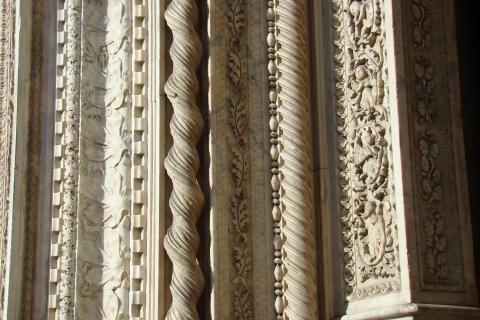 image Jambas de la Puerta sur del Duomo o Catedral de Florencia, Italia