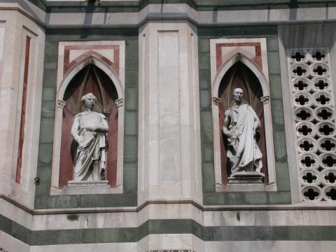 image Esculturas de profetas en el Campanile de la Catedral de Florencia, Italia