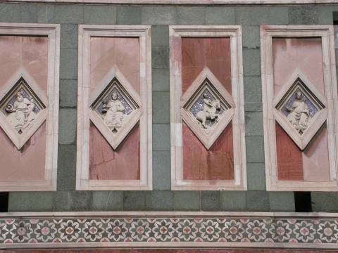 image Relieves del Campanile de la Catedral de Florencia, Italia