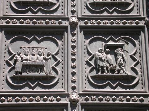 image Cuarterones de la puerta sur del Baptisterio, Florencia, Italia