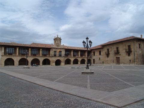 image Plaza del Ayuntamiento de Santo Domingo de la Calzada, La Rioja