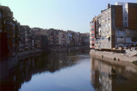 image Río a su paso por un pueblo de la Costa Brava, Girona