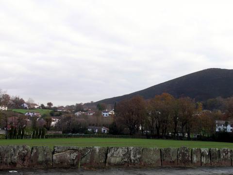 image Vista general de Ascain, Pirineos Atlánticos, Francia