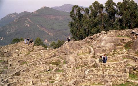 image Turistas en el Castro celta, A Guarda, Pontevedra