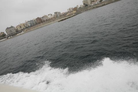 image Vista parcial de la costa desde un barco, Ceuta