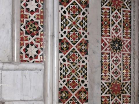 image Pared decorada con azulejos, Monreale, Palermo, Sicilia