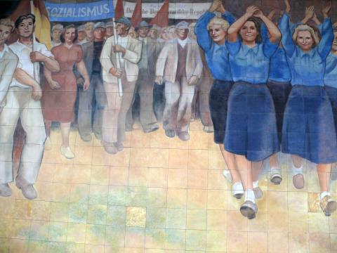 image Azulejos decorados en los Ministerios del Este, Leipziger Straße, Berlín