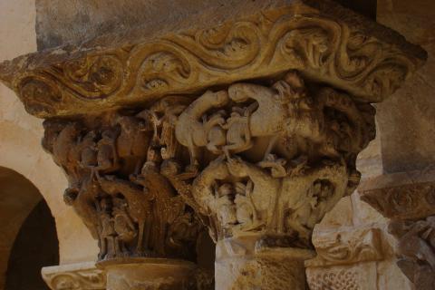 image Capitel doble de la Galería norte del claustro inferior del Monasterio de Santo Domingo de Silos, Burgos