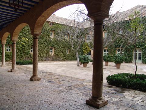 image Patio del Convento-Parador de Almagro, Ciudad Real 