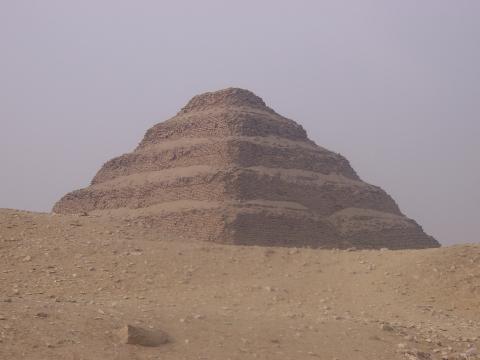 image Pirámide escalonada de Sakkara, Egipto