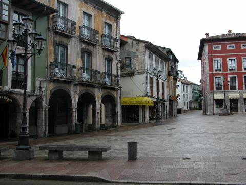 image Plaza de Llanes, Asturias