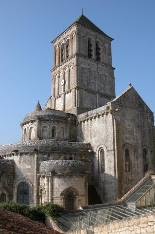 image Iglesia de Saint-Savin-sur-Gartempe, Francia