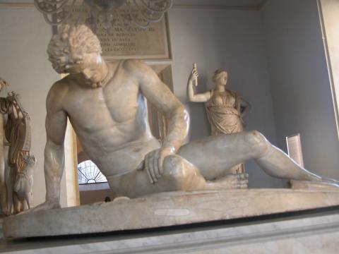 image Galo moribundo, Museos Capitolinos, Roma, Italia