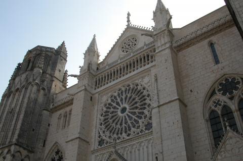 image Fachada de la Catedral de Saint-Pierre, Poitiers