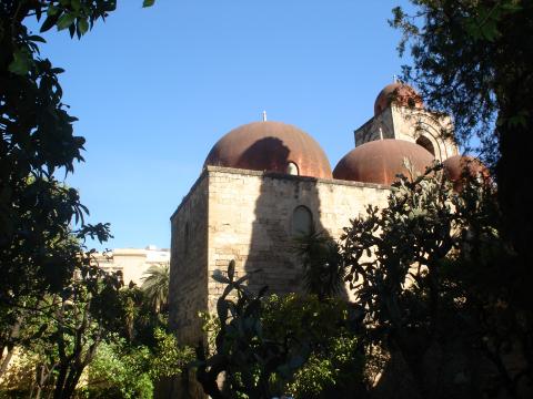image Exterior de la Iglesia de San Juan de los Eremitas, Palermo, Sicilia