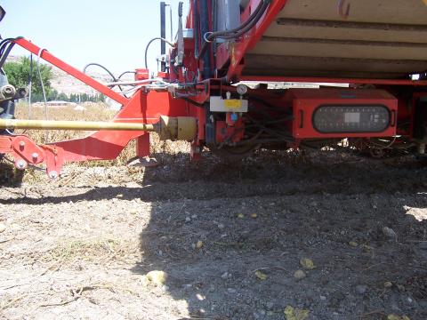 image Máquina de recolectar patatas