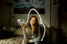 image Inmigrante polaca residente en Madrid fumando