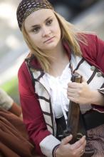 image Recreación de la Guerra de la Independencia en Segovia: Mujer civil guerrillera que participó en la Batalla de Bailén