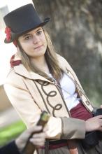 image Recreación de la Guerra de la Independencia en Segovia: Mujer civil guerrillera que participó en la Batalla de Bailén