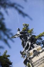 image Recreación de la Guerra de la Independencia en Segovia: Detalle del monumento a Daoiz y Velarde en el Alcázar de la ciudad