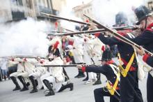 image Recreación de la Guerra de la Independencia en Segovia: Demostración de disparos junto al Acueducto de Segovia
