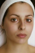 image Limpieza facial: finalización de la retirada de mascarilla